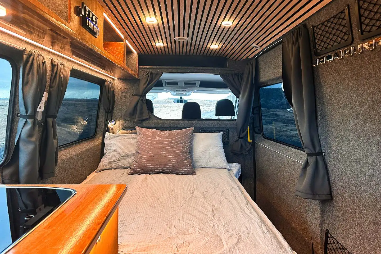 camper-rental-iceland-59