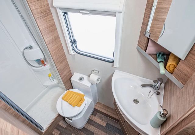 kta-weinsberg-2021-2022-carasuite-interieur-4745.jpg
