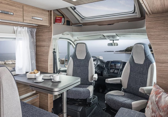 kta-weinsberg-2022-2023-carasuite-interieur-4702.jpg