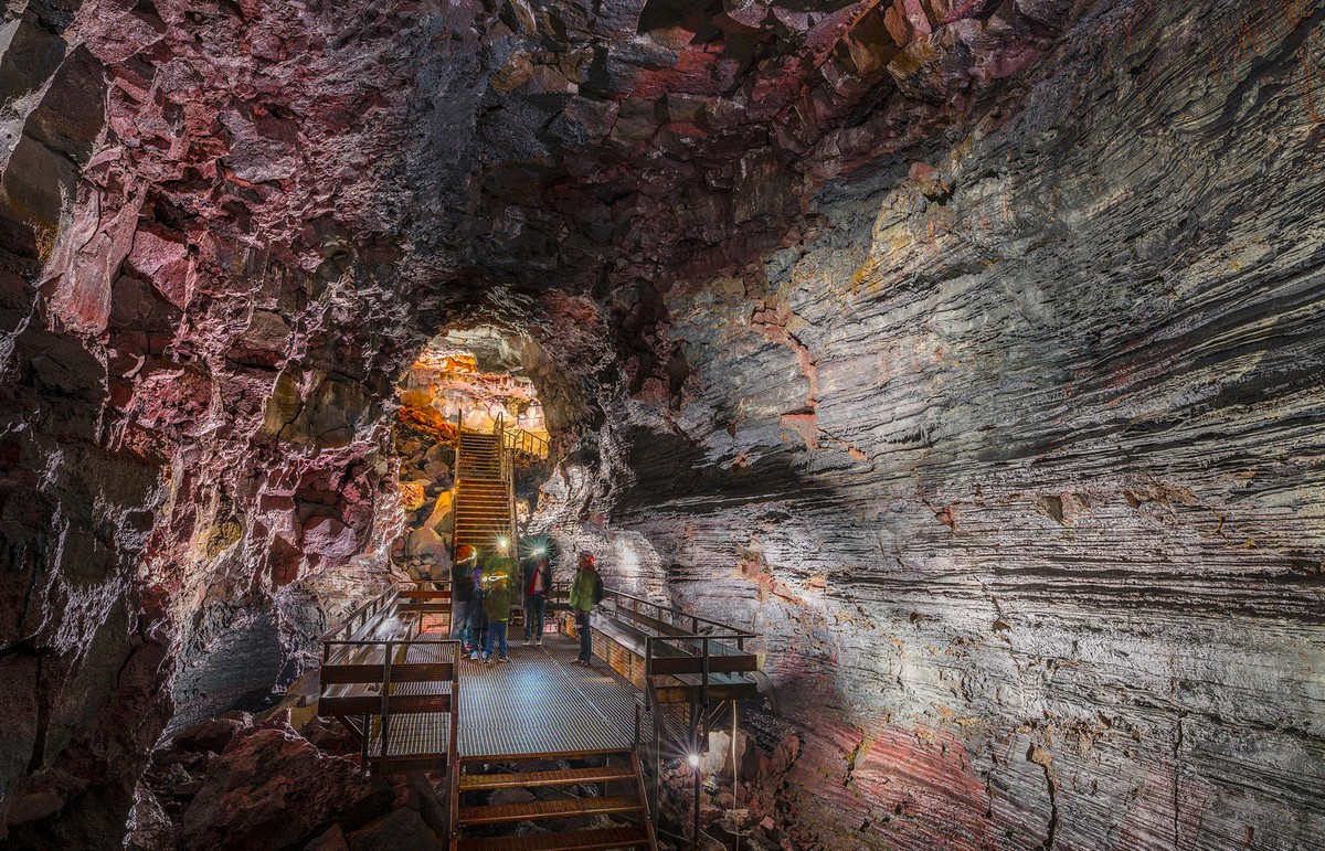 טיול במערת לבה