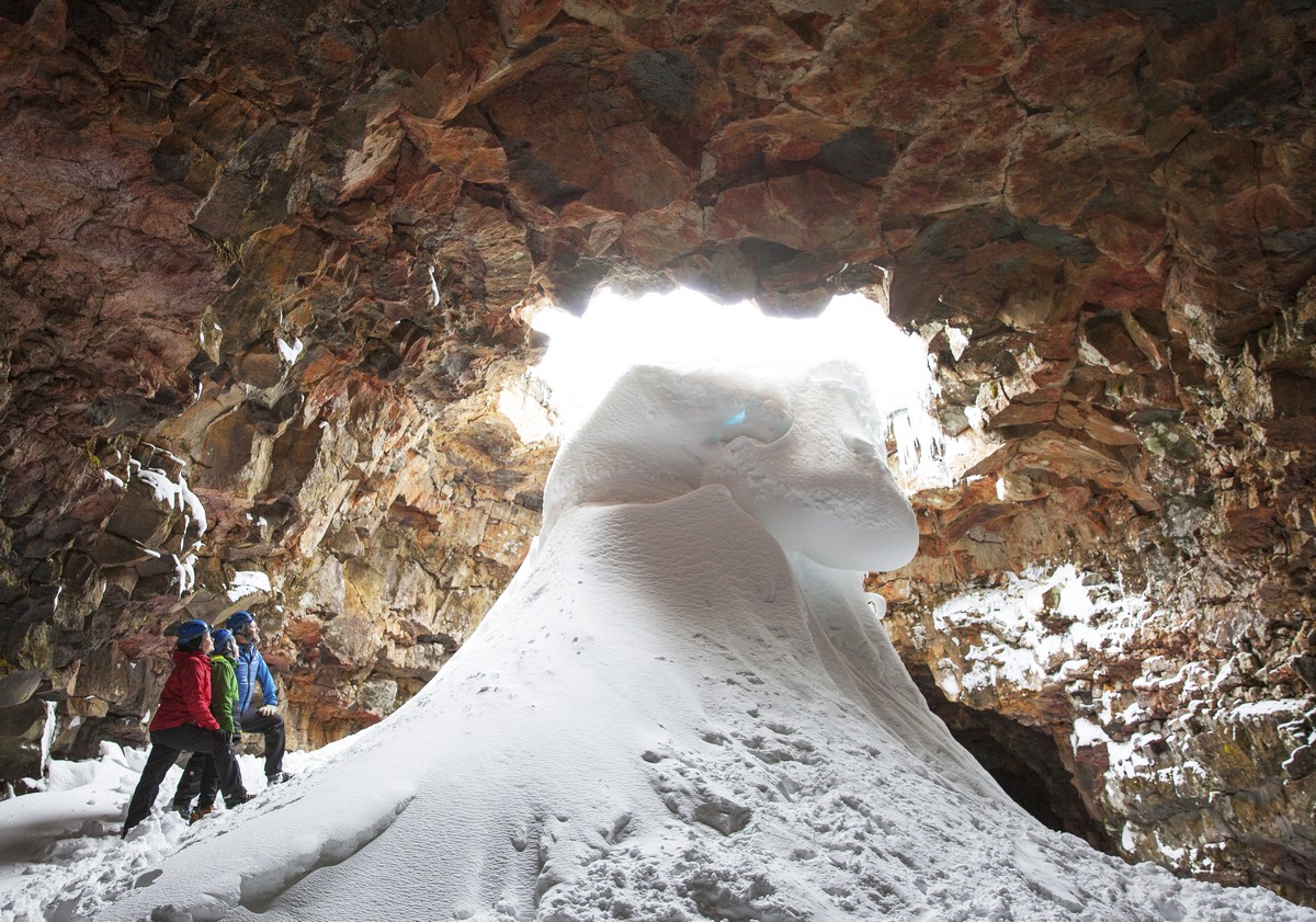 מערת לבה איסלנד